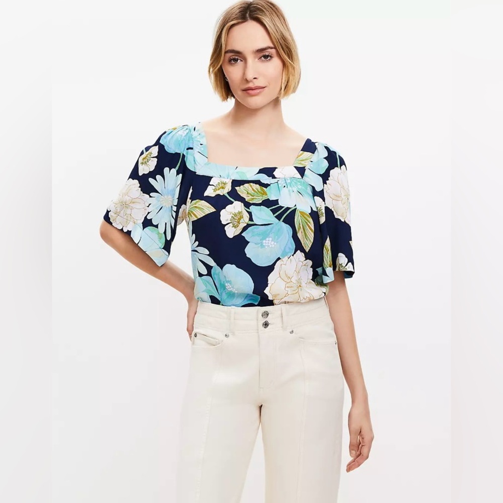 LOFT NWT - XL Light Crepe Square Neck Top